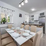 Holiday home 3 Bedroom Amazing In *