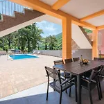 Holiday home 3 Bedroom Amazing In Plomin
