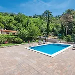 3 Bedroom Amazing In Holiday home Plomin