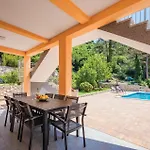 3 Bedroom Amazing In Plomin