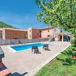 3 Bedroom Amazing In * Plomin