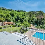 3 Bedroom Amazing In Holiday home