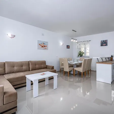 Holiday home 3 Bedroom Amazing In *