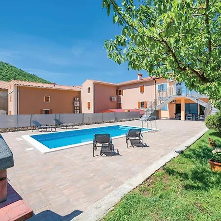 3 Bedroom Amazing In * Plomin