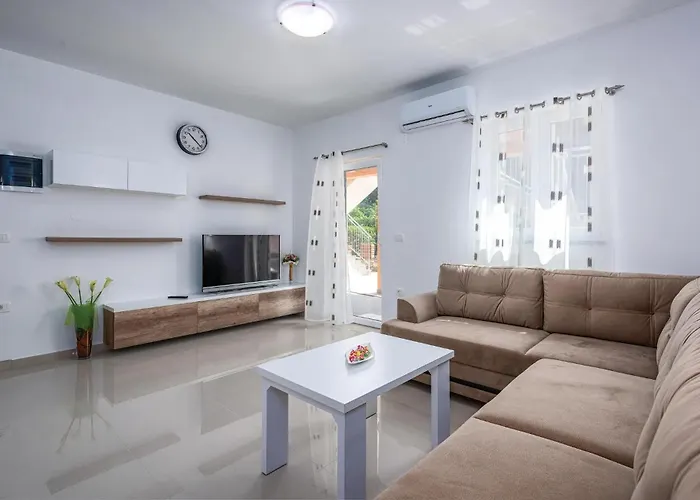 3 Bedroom Amazing In Feriehus Plomin