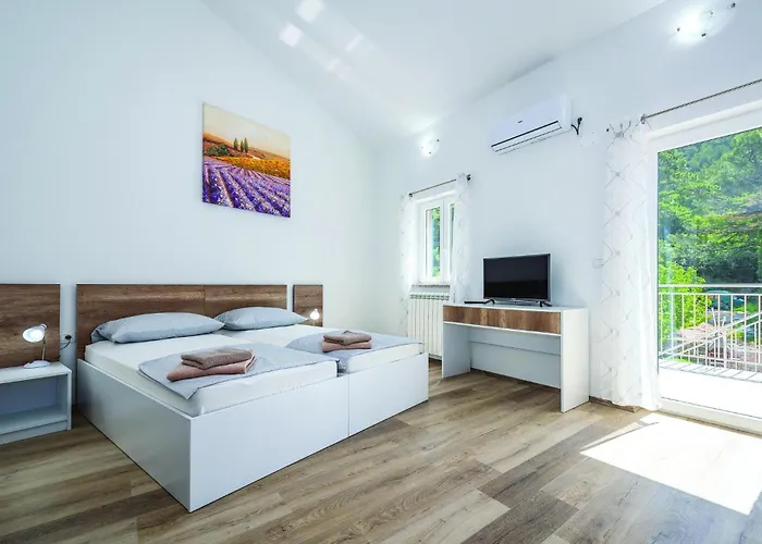 3 Bedroom Amazing In * Plomin